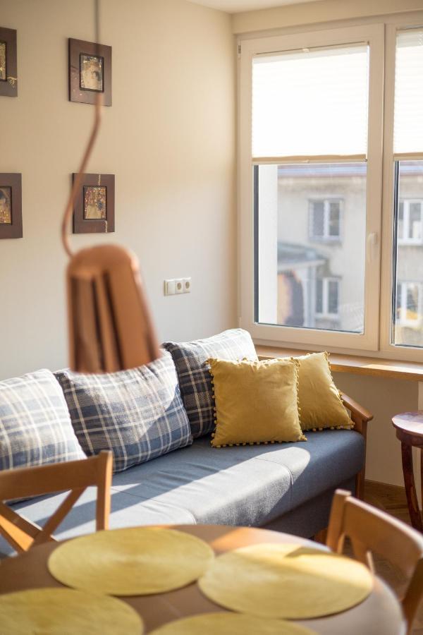 Piekna 2-Bedroom Apartment วอร์ซอ ภายนอก รูปภาพ